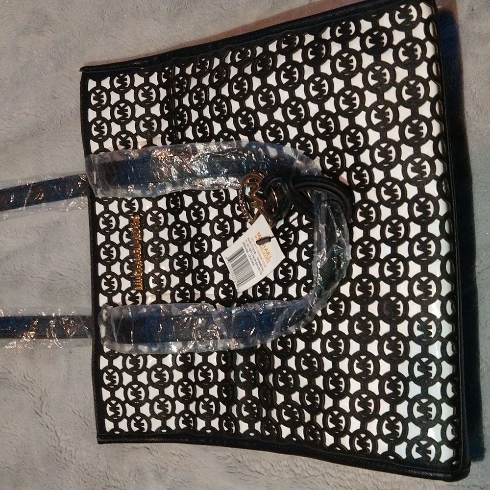 Michael kors purse (NWT)